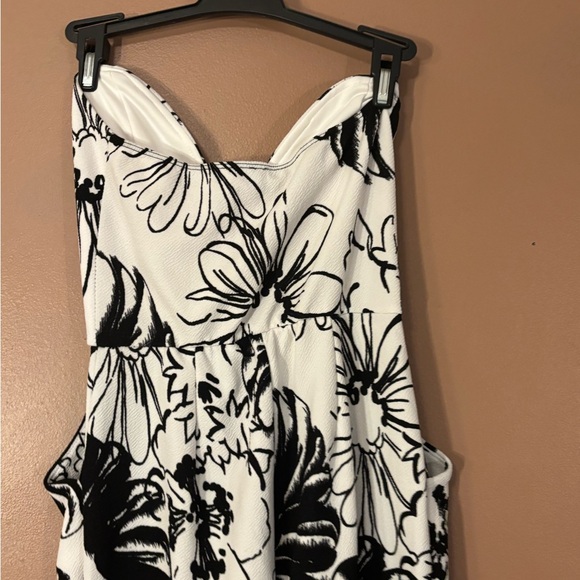 UK2LA Floral Pattern Sweetheart Neckline Jumpsuit SZ Sm - Picture 9 of 12